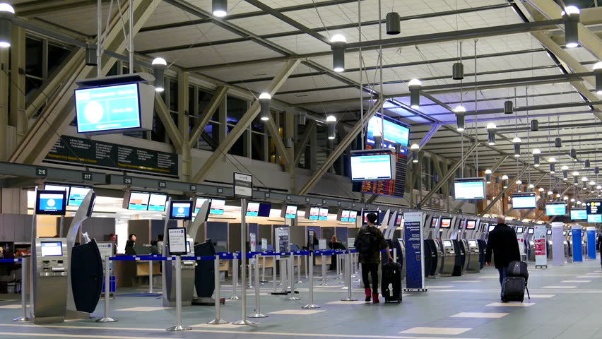 Vancouver, Bc, Canada - February 10, 2016 : Passengers With Luggage 