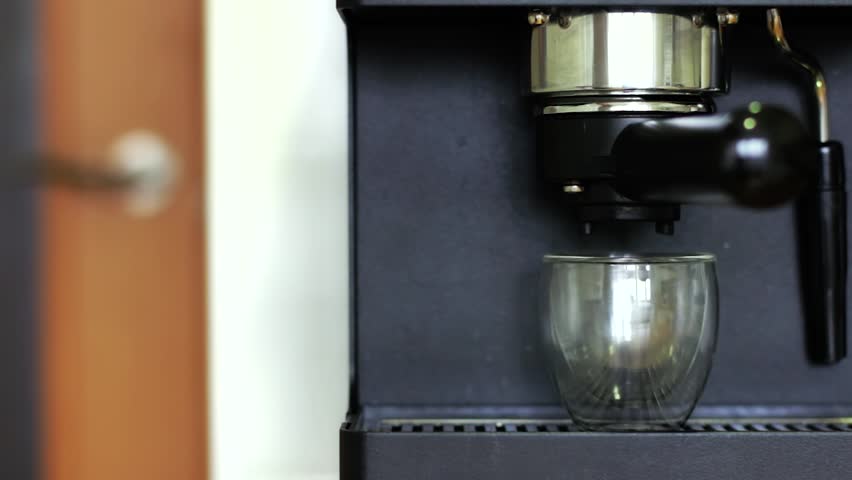 Personal coffee maker with travel bag