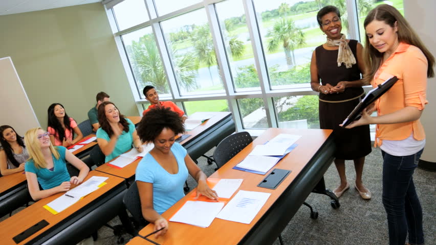 College presentation introduction image