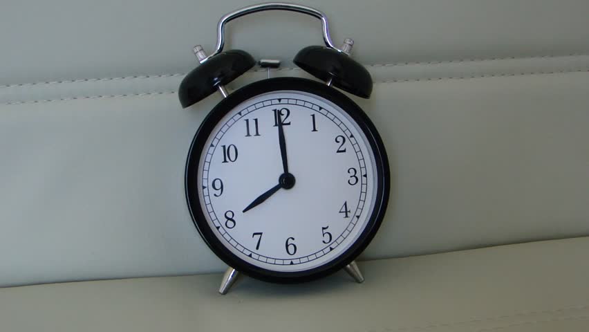 Буди в 8. Будильник на 8:45. Будильник 8.45 видео. Часы select 20 век. Часы 8.00 с фиолетовым кантом.